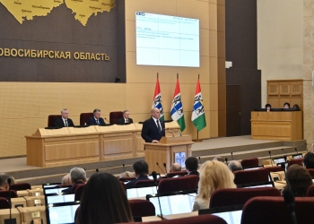 А. Карелин представил отчет о своей работе перед депутатами Законодательного Собрания Новосибирской области